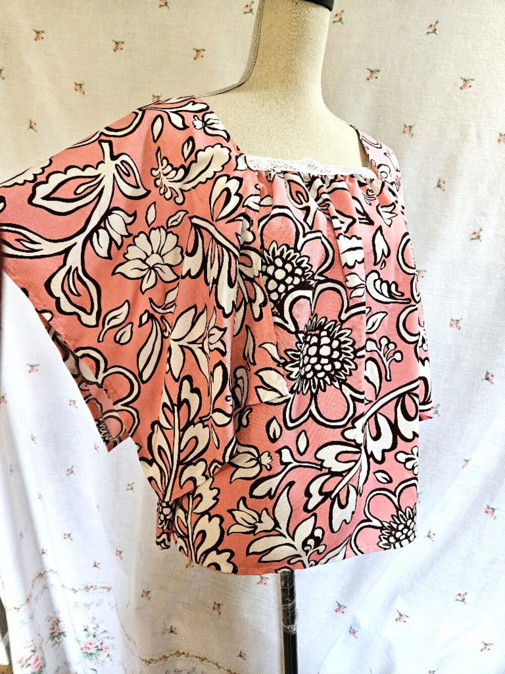 Size M Handkerchief Sleeve Blouse Pink White NEW